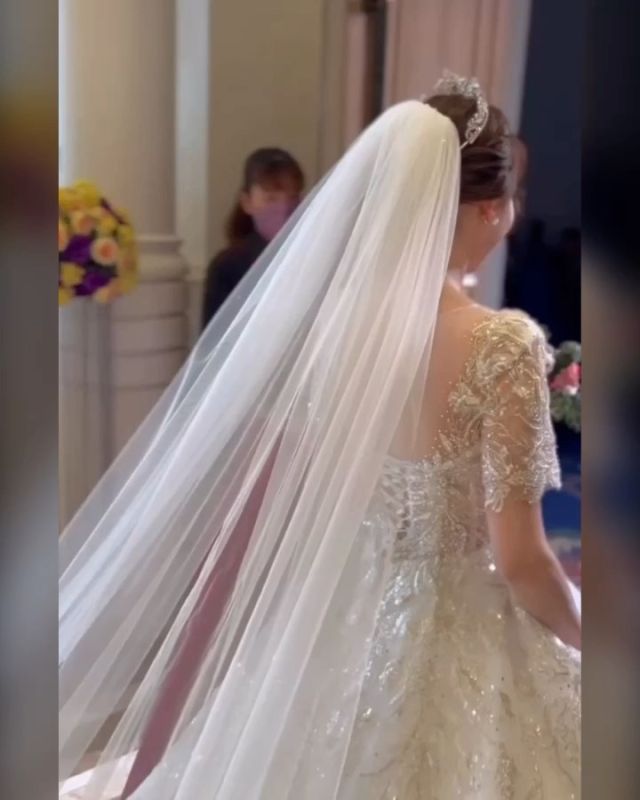 #新娘造型 

#白紗造型 #自然妝感 #長頭紗 #皇冠 #進場造型 #結婚造型 #迎娶 #新娘髮型 #台中新秘 #仙女製造機 #韓系新秘 #婚禮造型師