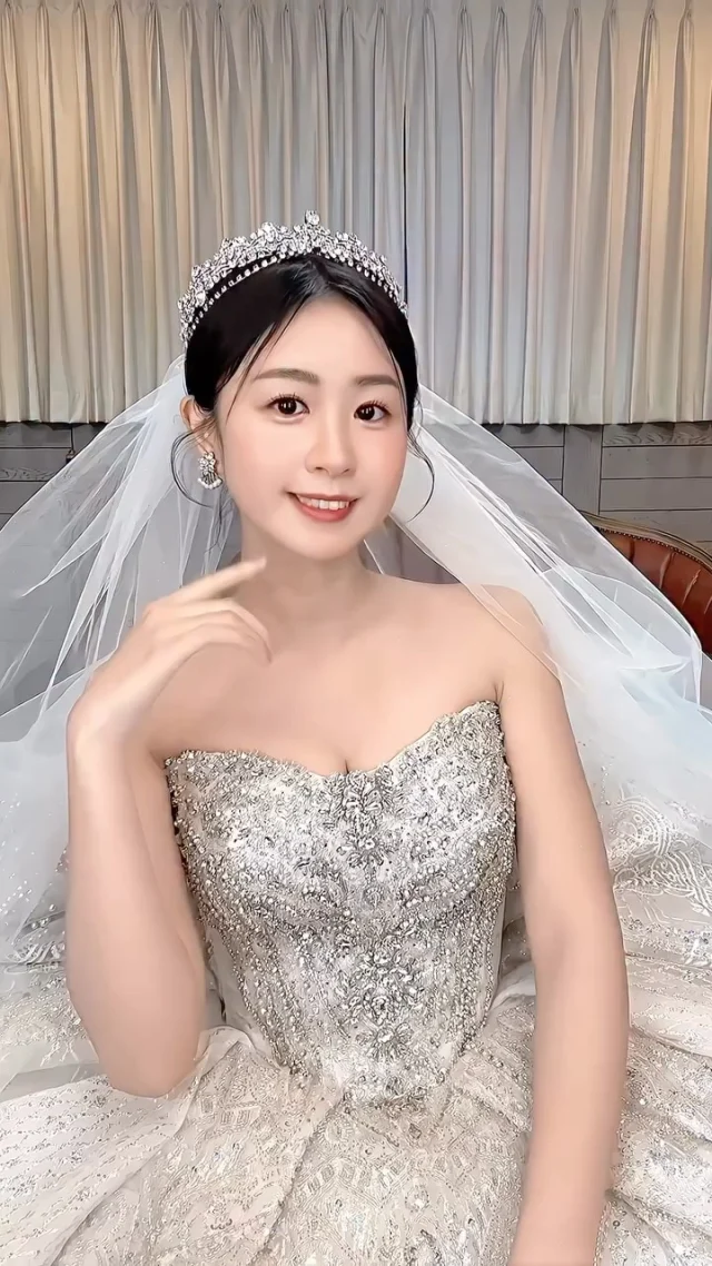 ✨迪士尼公主造型轉場👸✨

#新娘造型 #新娘髮型 #仙女製造機 #白紗 #結婚造型